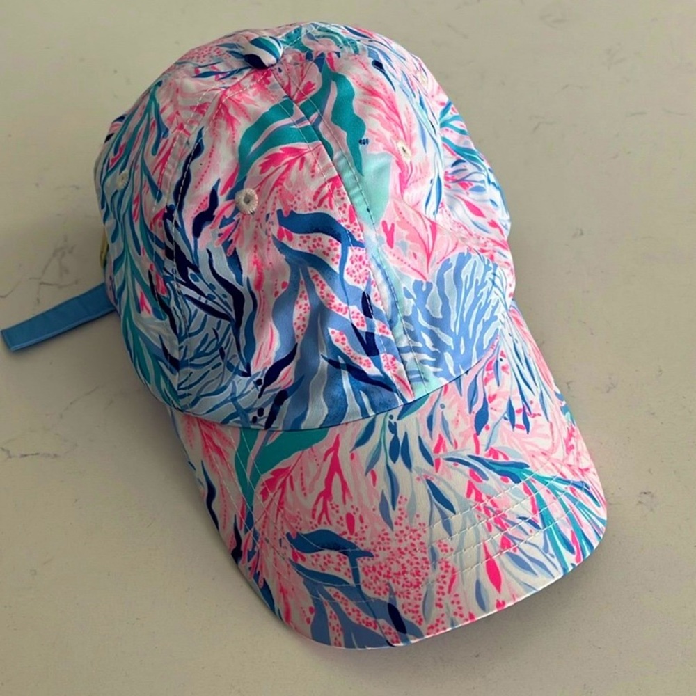 New Lilly Pulitzer run around hat